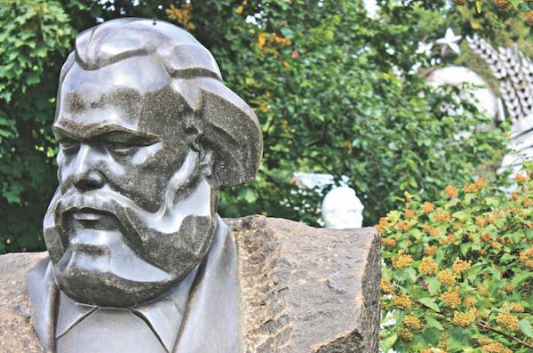 | Karl Marx statue Photo FLICKR SARAH M ROGERS | MR Online