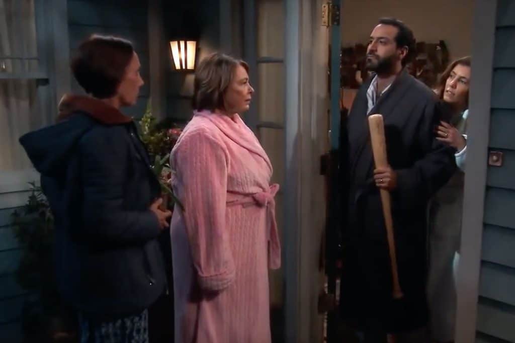 | Scene from Roseanne Season 10 Episode 07 | MR Online