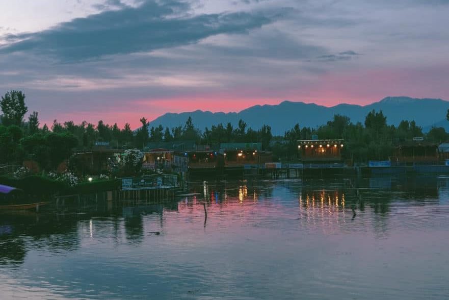 | Dal Lake SriNagar Kashmir India | MR Online