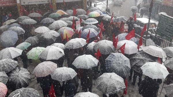 | Workers participate in strike in Himachal Pradesh despite heavy snowfall | MR Online