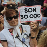 The sign refers to the 30,000 people killed by the dictatorship, Buenos Aires, Argentina, 2017. | Photo: EFE