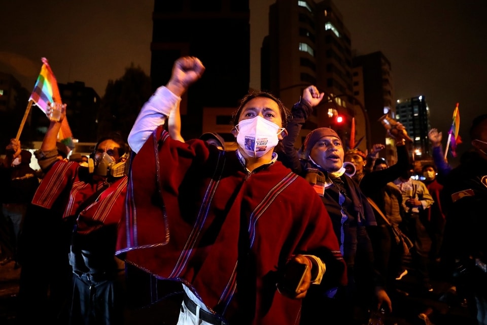 | Yaku Perez supporters protest in front of the National Electoral Council headquarters | MR Online