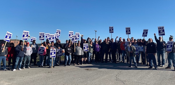 | Members of UAW Local 74 at John Deeres Ottumwa Works are among 10000 workers on strike at the farm equipment maker | MR Online