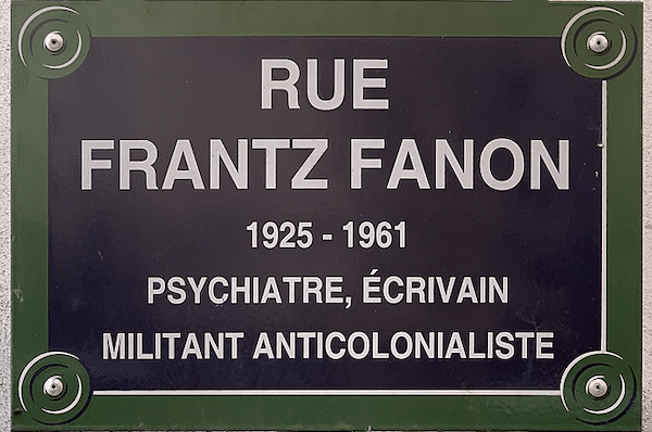 | Plaque Rue Frantz Fanon | MR Online