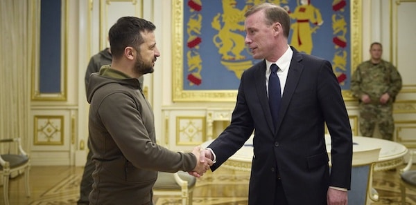 | Ukrainian President Volodymyr Zelenskyy left and White House national security adviser Jake Sullivan shake hands during their meeting in Kyiv Ukraine Friday November 4 2022 | MR Online