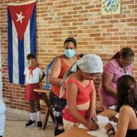 Cubans voting in municipal elections in La Habana on November 27, 2022