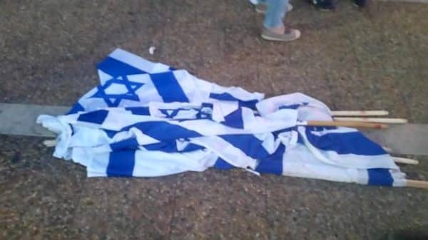 | FLAGS AT PEACE NOW RALLY MAY 27 2017 RABIN SQUARE TEL AVIV PHOTO BY PHIL WEISS | MR Online