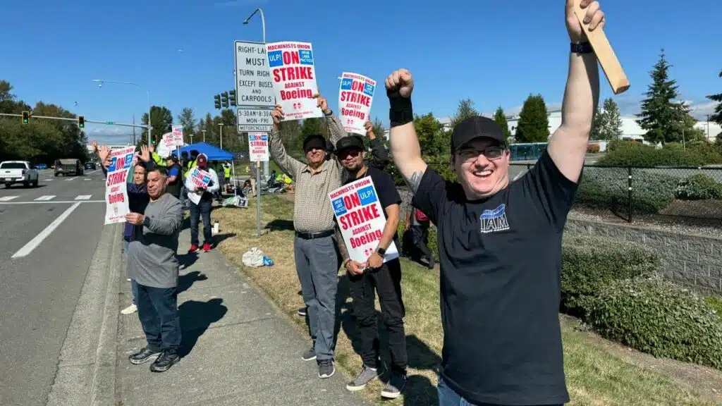 | Boeing workers on the picket lines in Everett Washington | MR Online