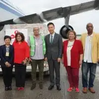 Representatives of the Cuban govern with the Chinese ambassador to Cuba - Embaixada da China em Cuba